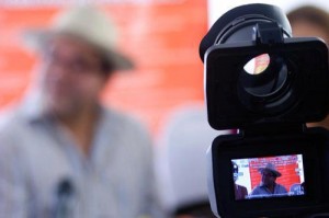 582257_10151165318401371_156415685_n