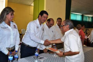 988782_1408101946112524_285372215_n