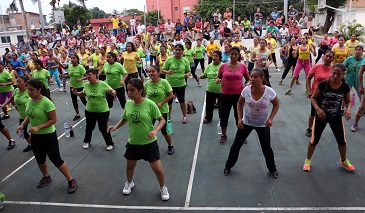 FOTO MAGNA CLASE ZUMBA 01