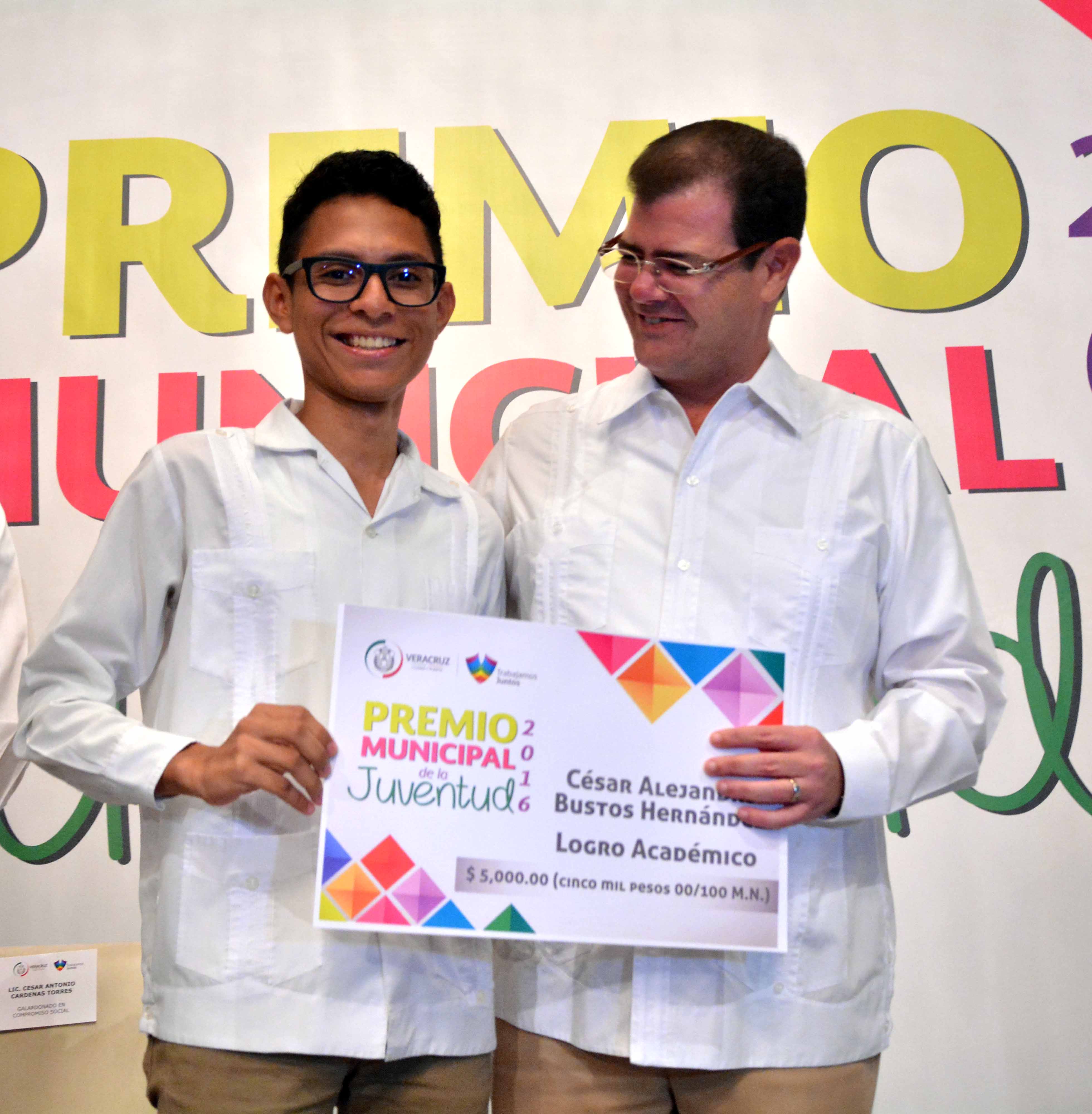12AGO16 PREMIO MUNICIPAL DE LA JUVENTUD-TH (9)