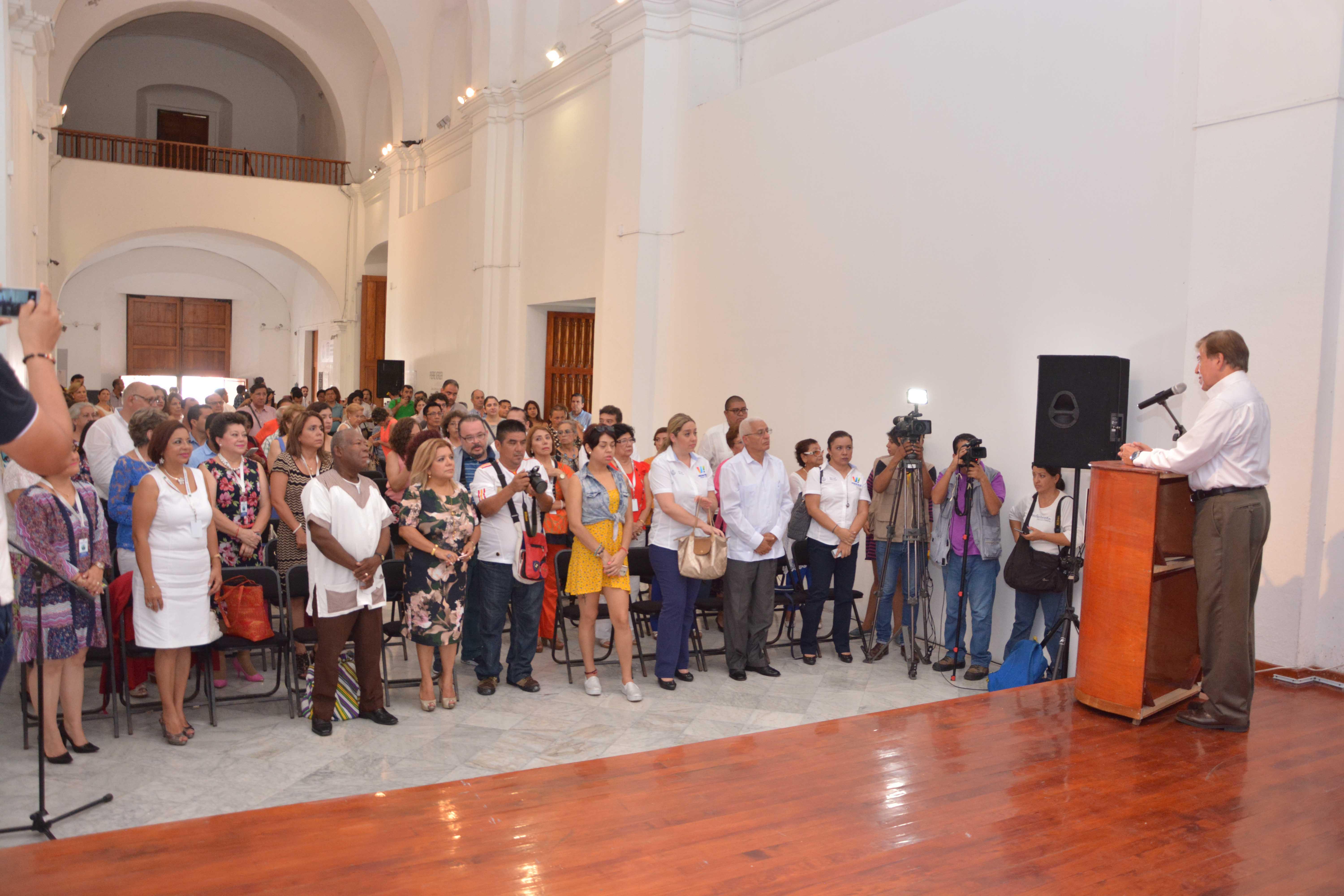 Roberto Bueno inauguración
