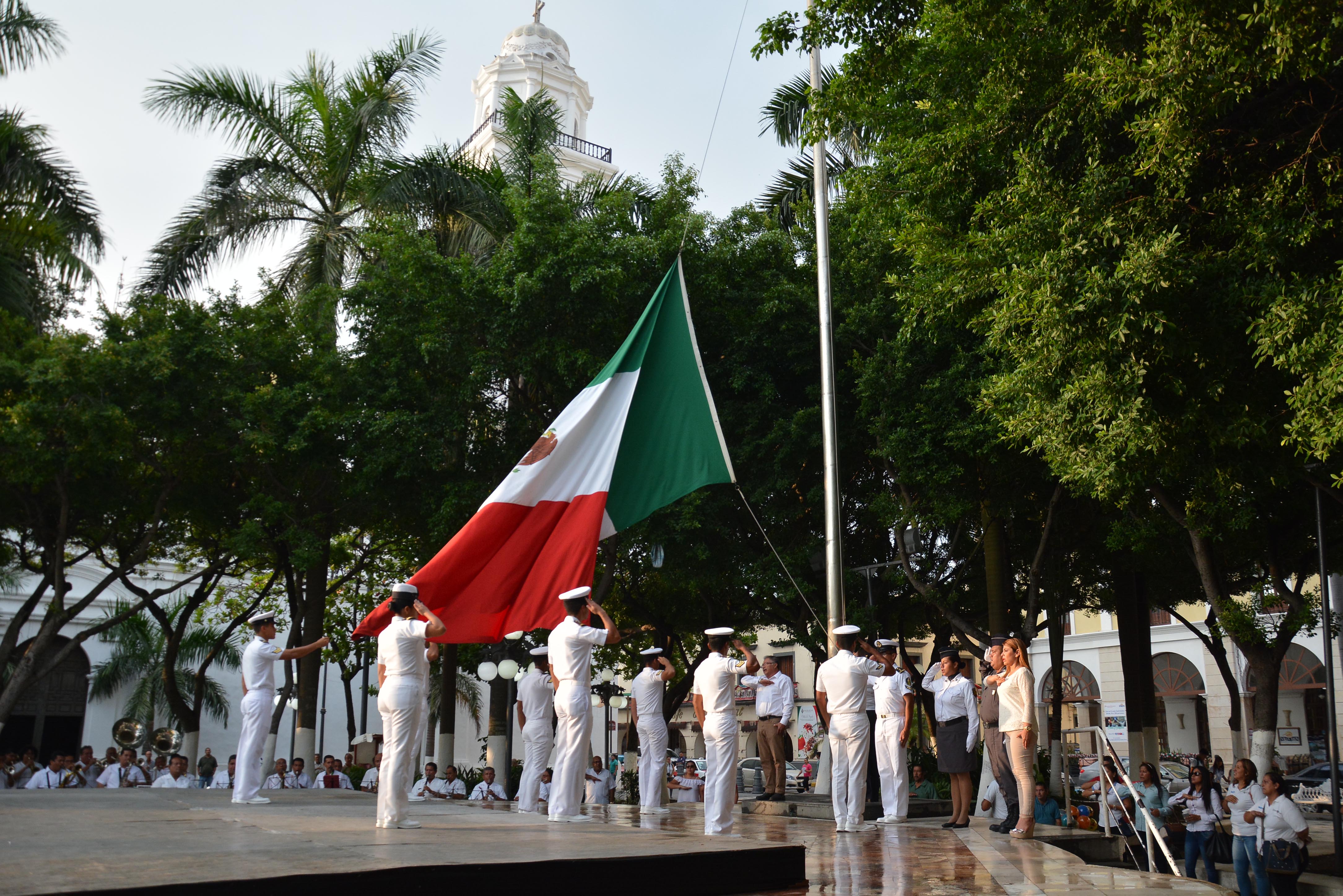 25sep17 IZADO DE BANDERA-TH (4)