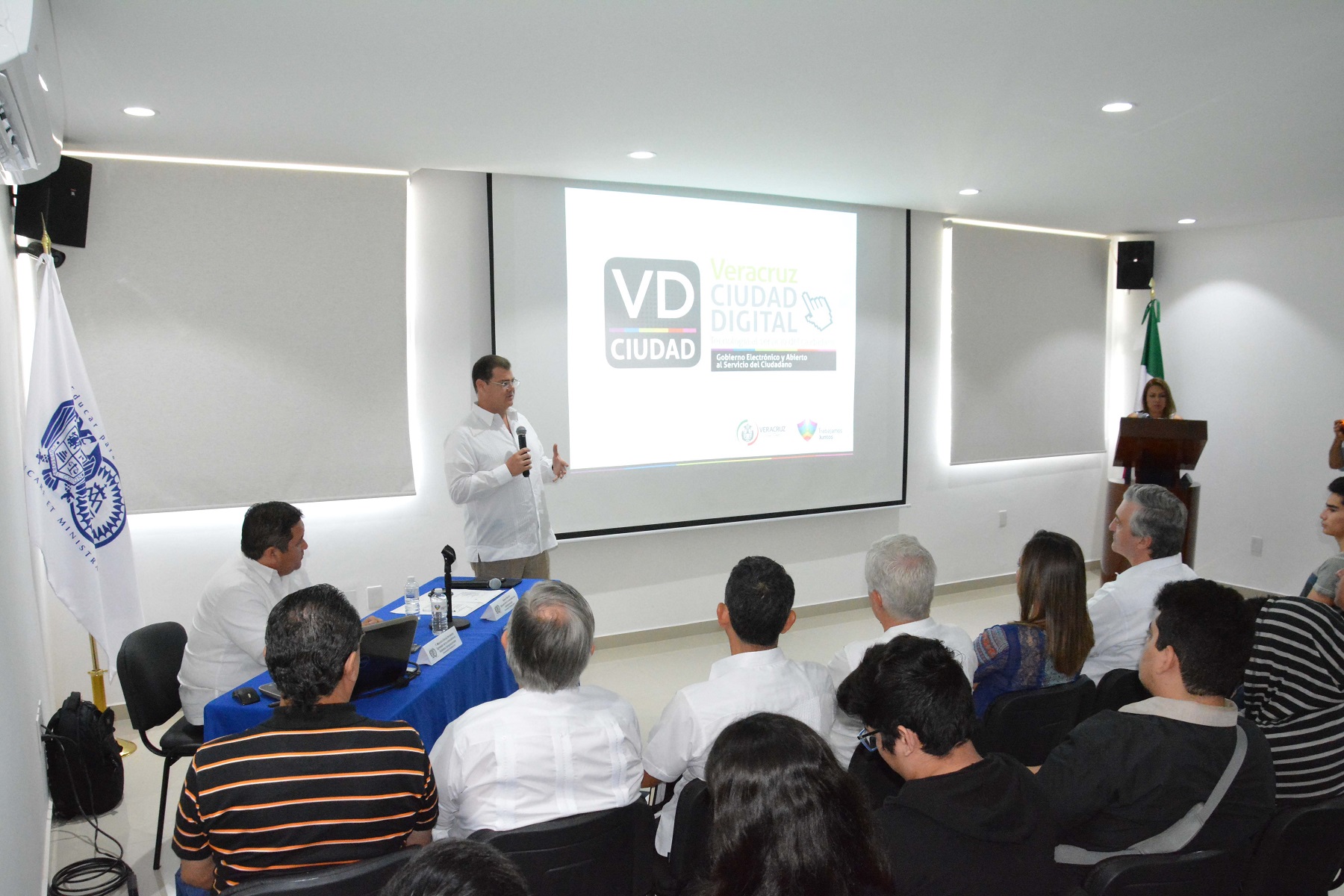 19Oct17 Presentacion Gobierno Digital UCC Glo Herrera (142)