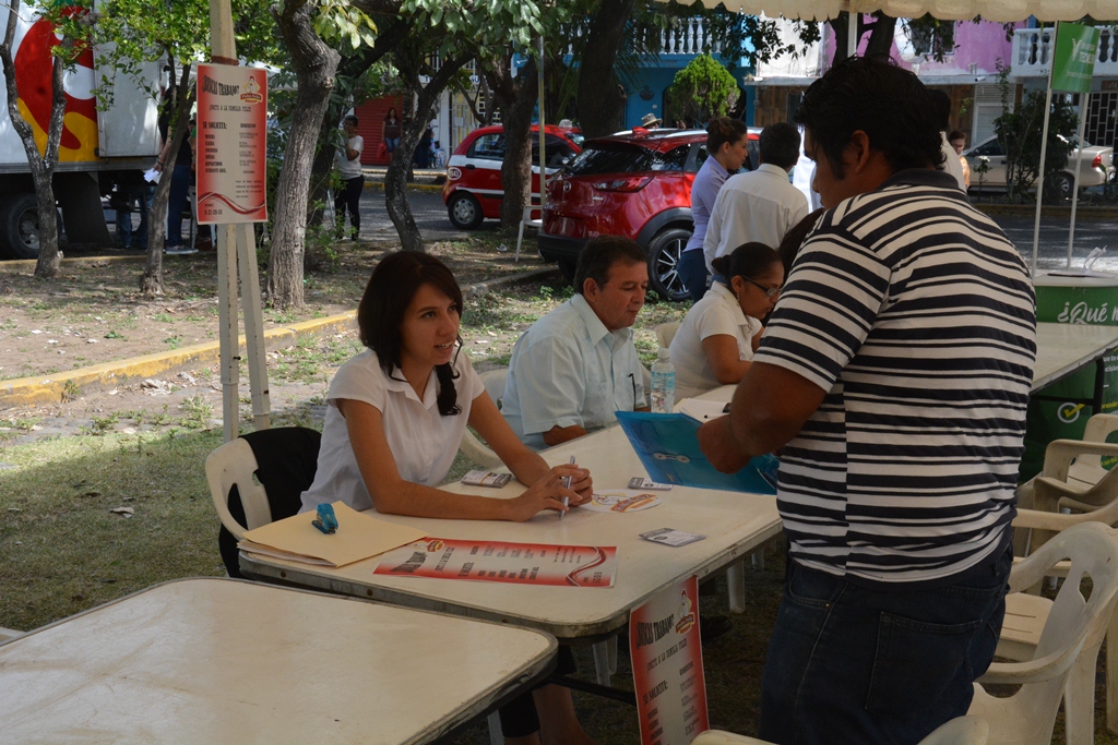 01DIC17 FERIA DE EMPLEO GG (4)