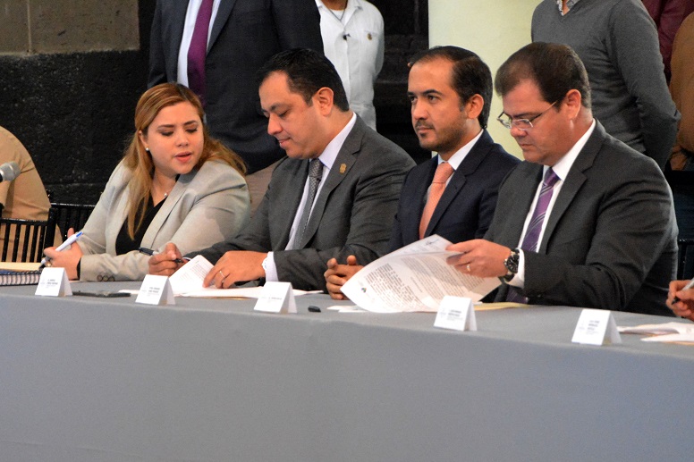 11Dic17 Firma Seguridad Publica Glo Herrera (15)