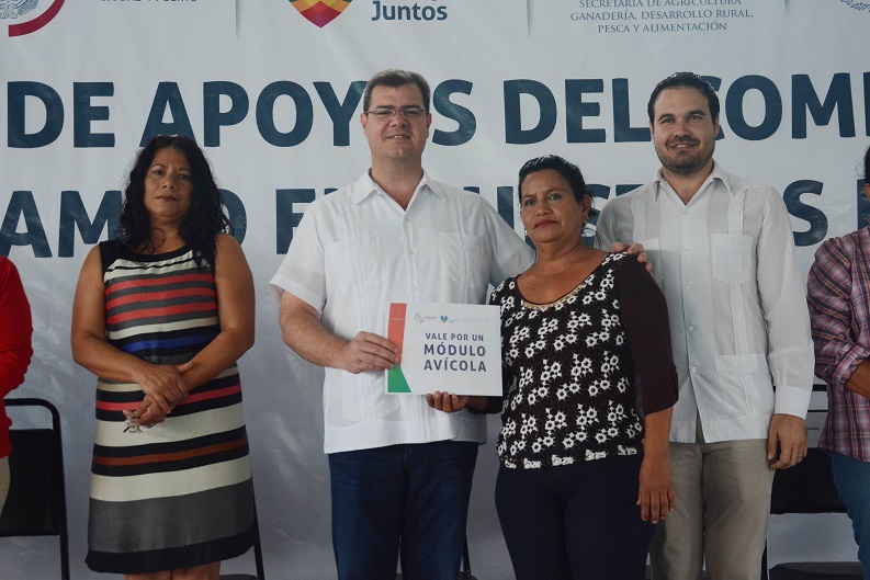 19DIC17 ENTREGA DE APOYOS SANTA FE-TH (16)