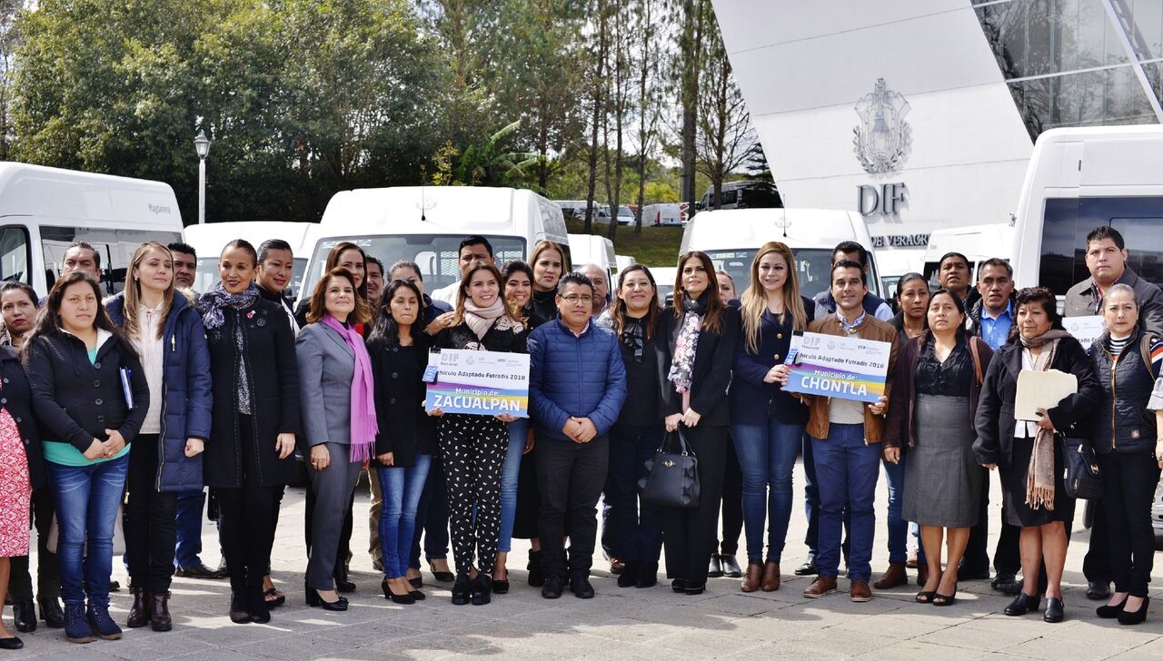 DIF BOCA Entrega de Vehiculo adapatado Foto Eli Guerrero (14)_preview