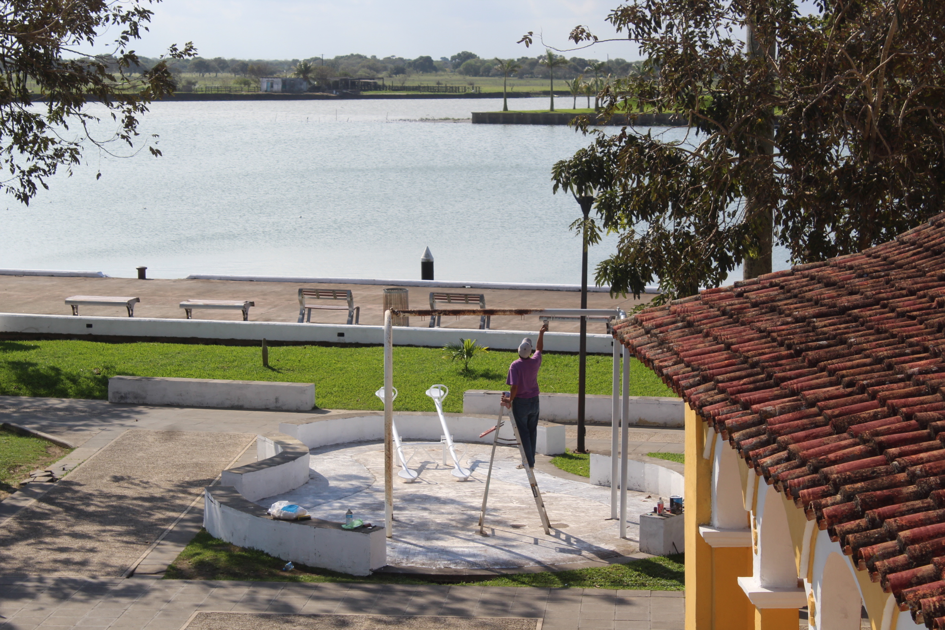 PARQUE COLON- PINTANDO JUEGOS INFANTILES
